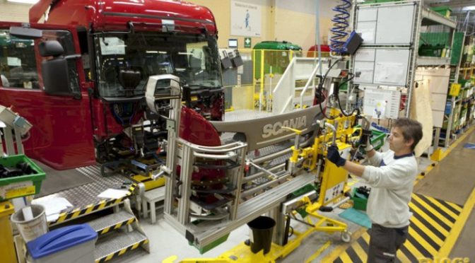 Greve por reajuste salarial paralisa a Scania em São Bernardo