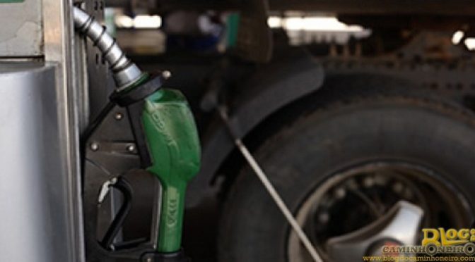 Mesmo com redução da Petrobrás, gasolina tem alta, e diesel tem leve queda