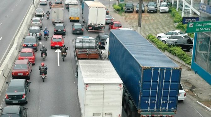 Região metropolitana de São Paulo tem as restrições de circulação de caminhões mais complicadas