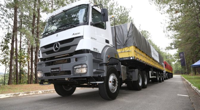 Mercedes-Benz leva caminhões à maior feira do agronegócio no Centro-Oeste