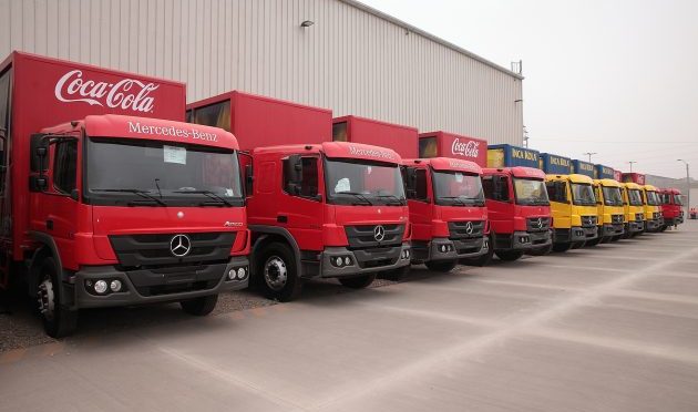 Mercedes-Benz renova frota de empresa peruana com Atego cabine ampliada