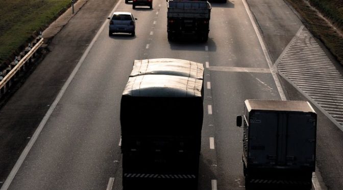 Veículo rastreado aumenta a segurança? Confira o que dizem os motoristas.