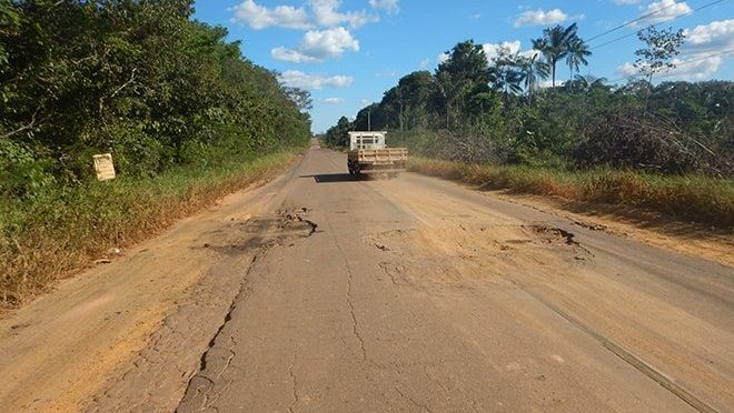 BR-319: tráfego de veículos pesados está proibido