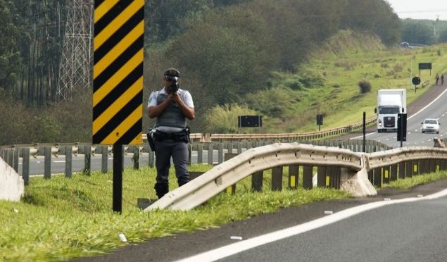 Policiais rodoviários com radar não poderão mais se esconder no estado de São Paulo