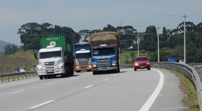 Má conservação é flagrada em mais de 60% dos caminhões no Anel Rodoviário