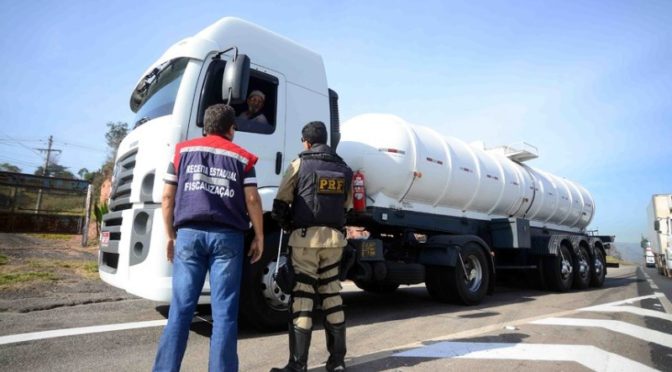 Mais frequentes, roubo e receptação de cargas podem passar a ter penas maiores