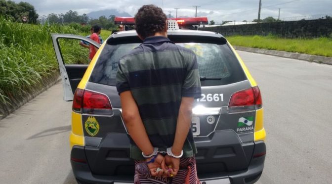 Homem que roubava caminhoneiros com arma falsa é preso em Paranaguá