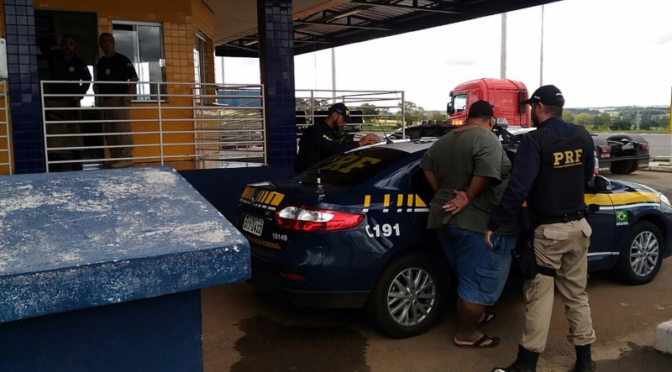 Homens são presos por sequestro de motorista e roubo de carga de óleo diesel