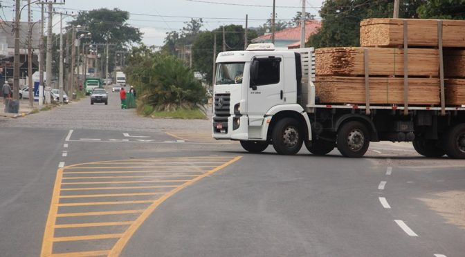 Dificuldades nas entregas urbanas aumentam custo do frete em até 20%