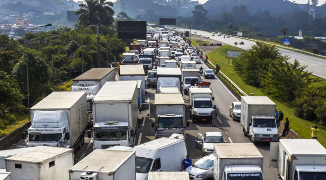 STF abre nesta segunda debate sobre tabelamento do preço do frete