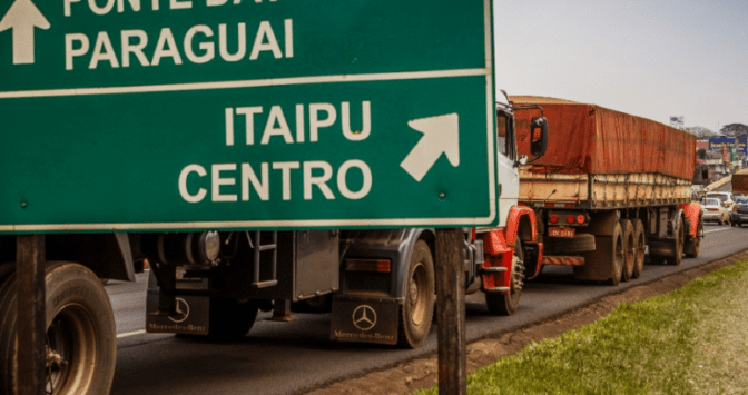 Caminhões terão horário de circulação restrito na Ponte da Amizade