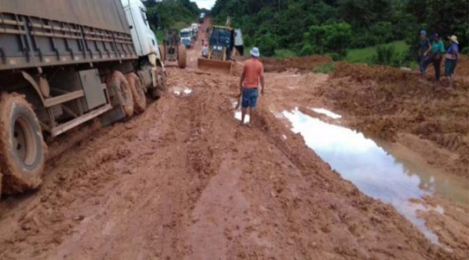 Chuva prejudica circulação na BR-163