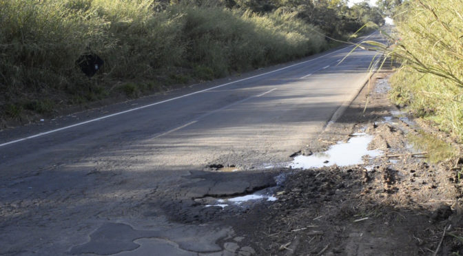 CAMINHONEIRO GRAVA VÍDEO PARA MOSTRAR SITUAÇÃO DA RODOVIA SP 191