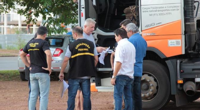 Ipem fiscaliza tacógrafos para motoristas de caminhões cumprirem jornada de trabalho