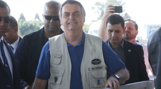 Autoescola, CNH, radares, cadeirinha: o que Bolsonaro quer