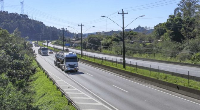 Frente parlamentar defende ‘planilha de custos’ no lugar do piso mínimo