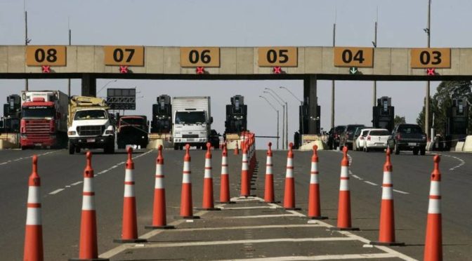 Erro de cálculo no pedágio fez motoristas pagarem bilhões a mais, diz Agepar