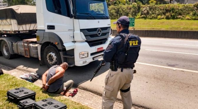 Caminhão roubado é recuperado e ladrão de cargas é preso na Dutra