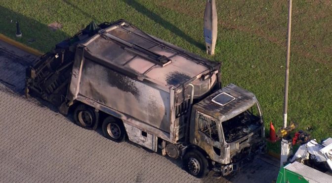 Caminhão pega fogo, interdita Rodovia Ayrton Senna e provoca congestionamento em Guarulhos