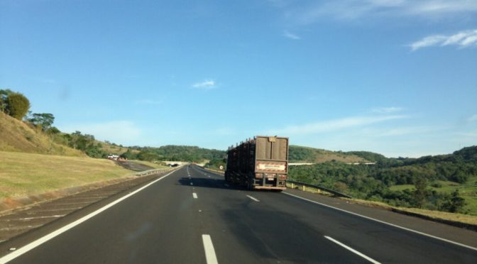 SAIBA O QUE O GRUPO ECORODOVIAS ESTÁ FAZENDO EM CADA CONCESSIONÁRIA PELOS CAMINHONEIROS