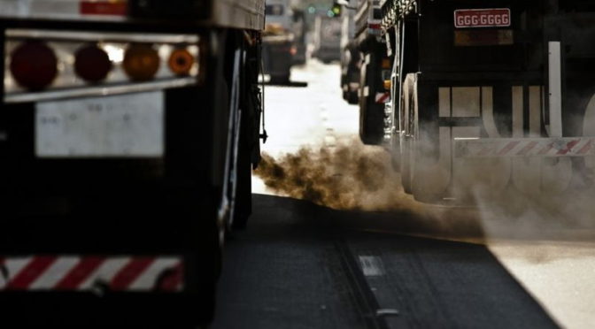 Venda de veículo a gasolina ou diesel pode ser proibida no Brasil em 2030