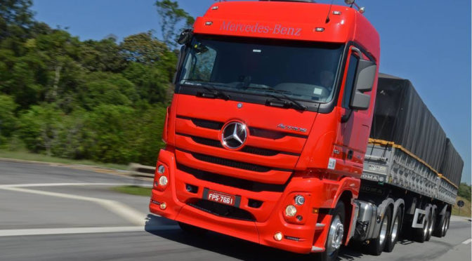 Actros 2651 é o caminhão mais vendido no mercado brasileiro em julho